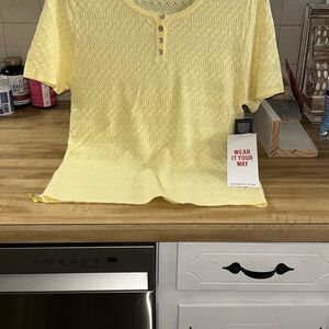 Light Yellow Knit Short Sleeve Top